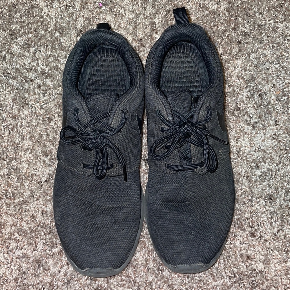 Women’s Roshes
